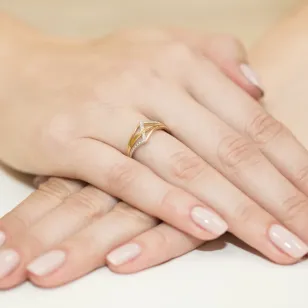 Złoty Pierścionek 585 z diamentem brylant 0,03ct