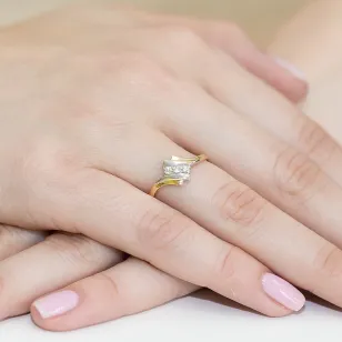 Złoty Pierścionek 585 z diamentem brylant 0,09ct