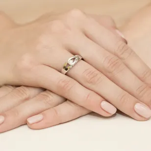 Złoty Pierścionek 585 z diamentem brylant 0,12ct