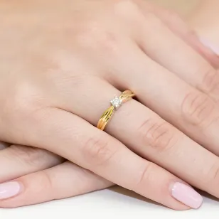 Złoty Pierścionek 585 z diamentem brylant 0,15ct