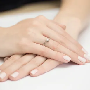 Złoty Pierścionek 585 z diamentem brylant 0,09ct