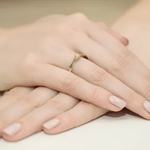 Złoty Pierścionek 585 z diamentem brylant 0,12ct