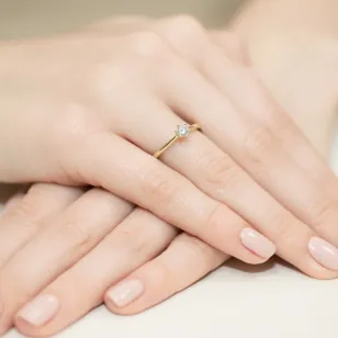 Złoty Pierścionek 585 z diamentem brylant 0,15ct
