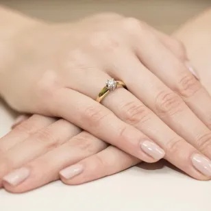 Złoty Pierścionek 585 z diamentem brylant 0,23ct