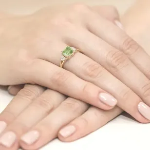 Złoty Pierścionek 585 z diamentem oliwin 1,00ct