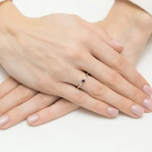 Złoty Pierścionek 585 Z Czarnym Brylantem 0,12ct