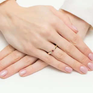 Złoty Pierścionek 585 Z Rubinem Diamenty 0,15ct Certyfikat