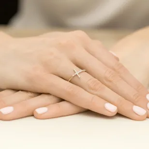 Złoty Pierścionek 585 Krzyż Brylant Diamenty 0,09ct
