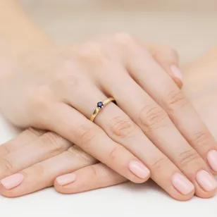 Pierścionek z szafirem 0,15ct