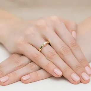 Pierścionek z brylantem złoty 0,12ct