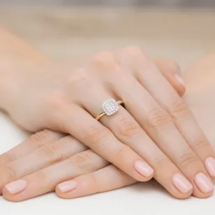 Złoty Pierścionek 585 Brylanty 0,13ct
