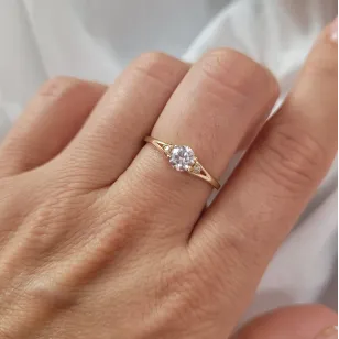 Gold Ring Zirconie Nur ein Smaragd | ergold