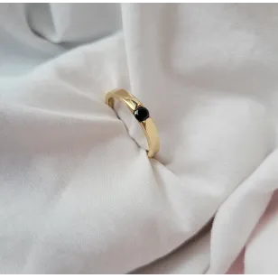 Goldener Ring schwarzer Stein Versuch 585 P1.114cP | ergold