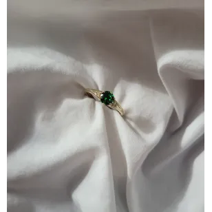 Gold Ring Zirconie Nur ein Smaragd | ergold